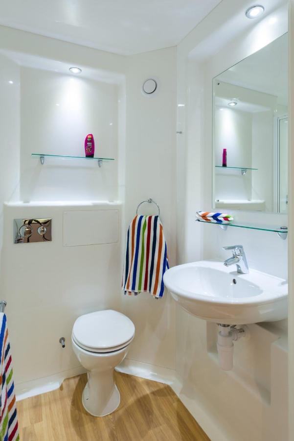Zeni Ensuite Rooms In إكزيتر المظهر الخارجي الصورة