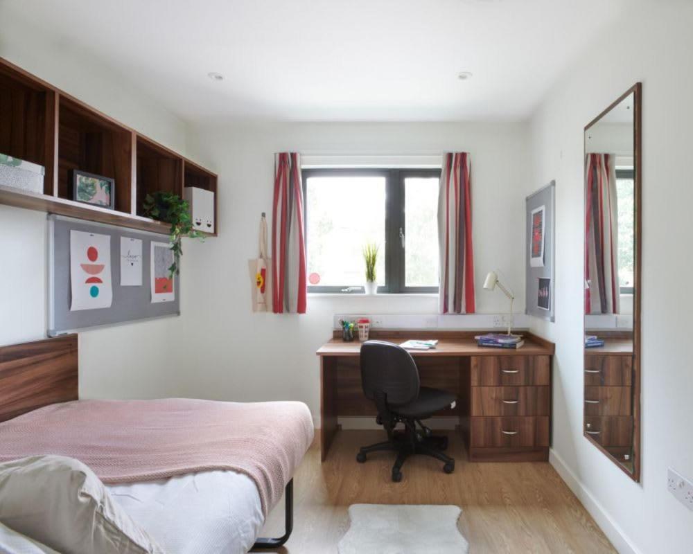 Zeni Ensuite Rooms In إكزيتر المظهر الخارجي الصورة