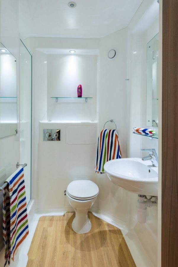 Zeni Ensuite Rooms In إكزيتر المظهر الخارجي الصورة